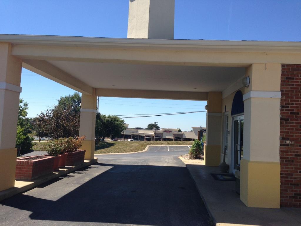 Days Inn By Wyndham Liberty/Ne Kansas City Exterior foto